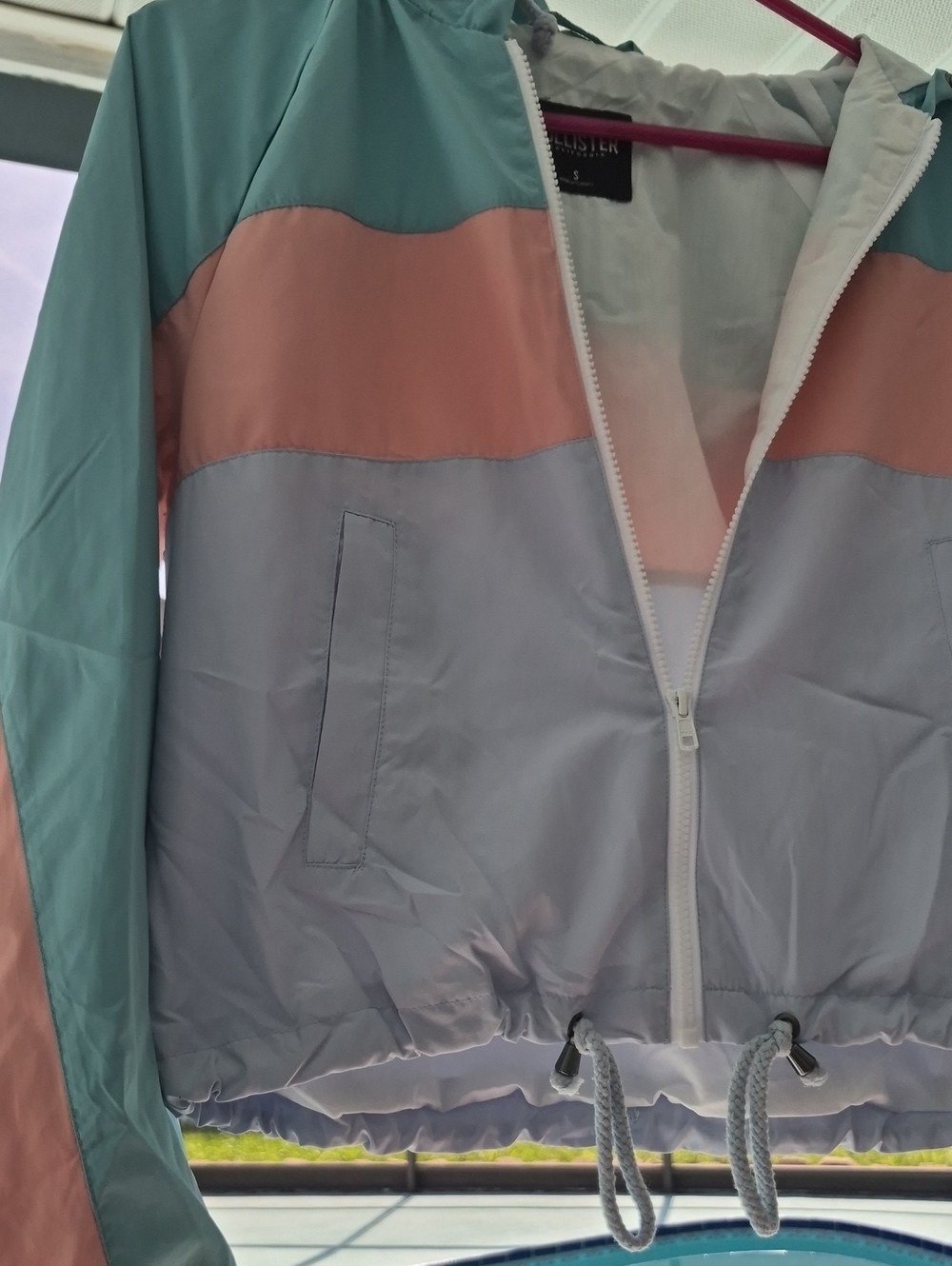 Hollister Pastel Colorblock Hooded Windbreaker - Pink, Mint & Light Gray